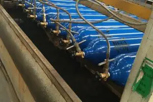 Gas cylinder water leakage testing